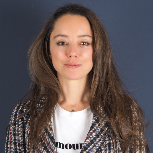 Melis Efeoğlu Saçak