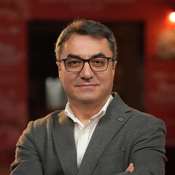Özcan Yavaşi